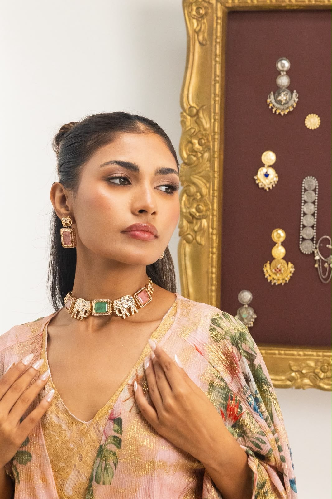 Nazaakat Choker