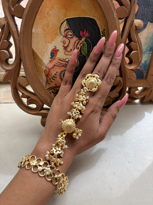 Adaa handcuff