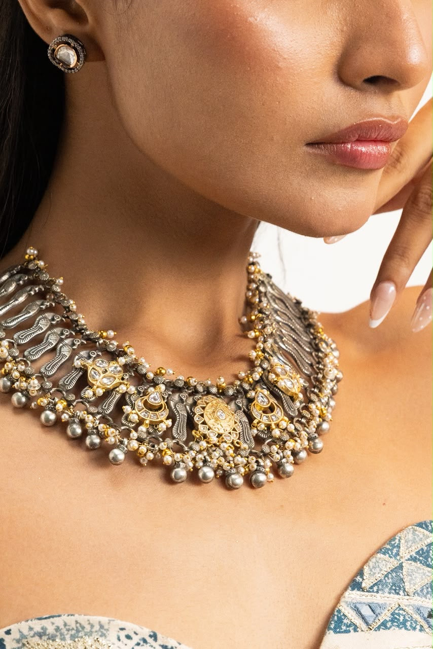 Noorani Choker