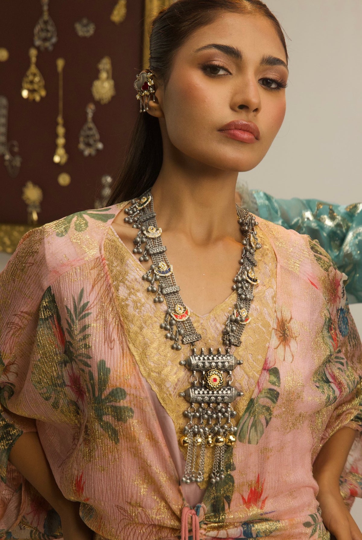 Jhoom Neckpiece