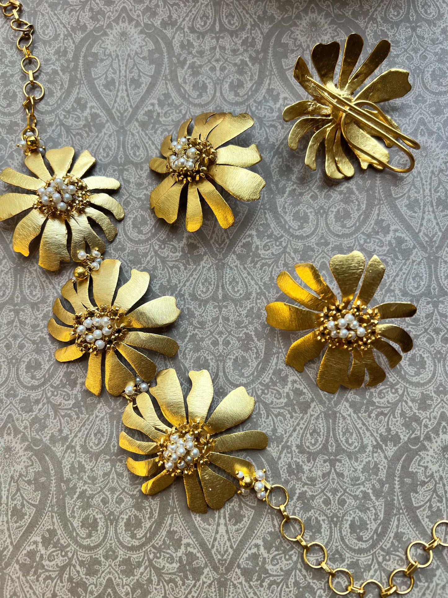 Genda Phool Choker